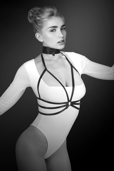 Harness de Piept Julia, Benzi Elastice Reglabile, Negru 1 Harness de Piept Julia, Benzi Elastice Reglabile, Negru