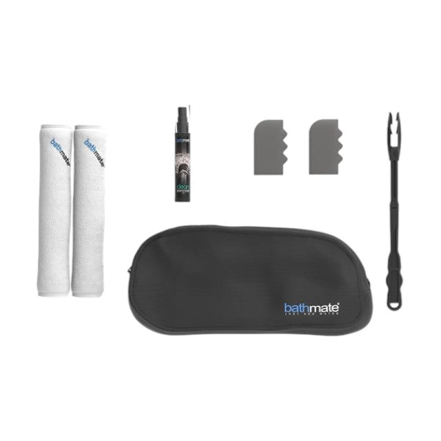 Set de curățenie pentru pompe și accesorii BATHMATE Cleaning Kit, perie + 2 prosoape + soluție curățare + geantă neagră 1 Set de curățenie pentru pompe și accesorii BATHMATE Cleaning Kit, perie + 2 prosoape + soluție curățare + geantă neagră